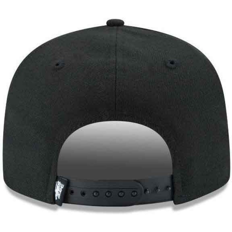 casquette-plate-noire-snapback-ajustable-9fifty-black-on-black-manchester-united-football-club-new-era